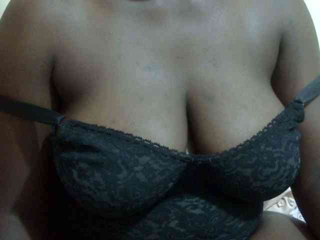 pretty-lioness webcam