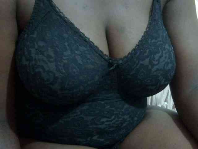 pretty-lioness webcam