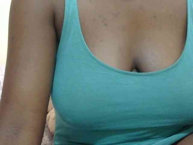pretty-lioness webcam
