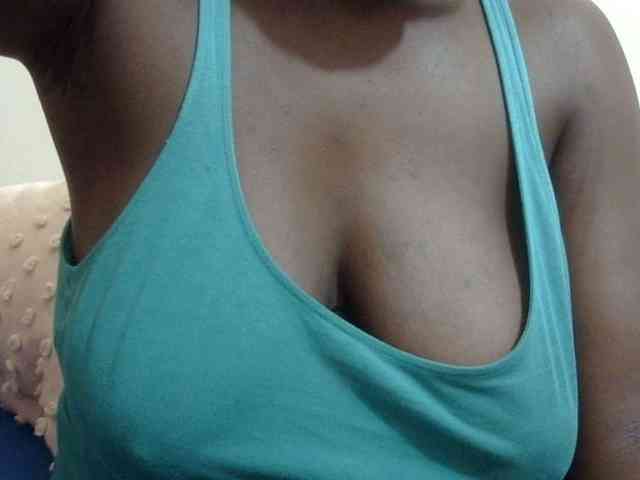 pretty-lioness webcam