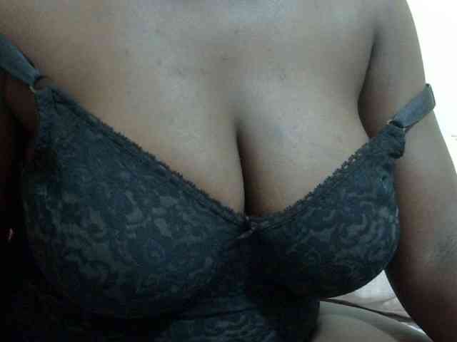 pretty-lioness webcam