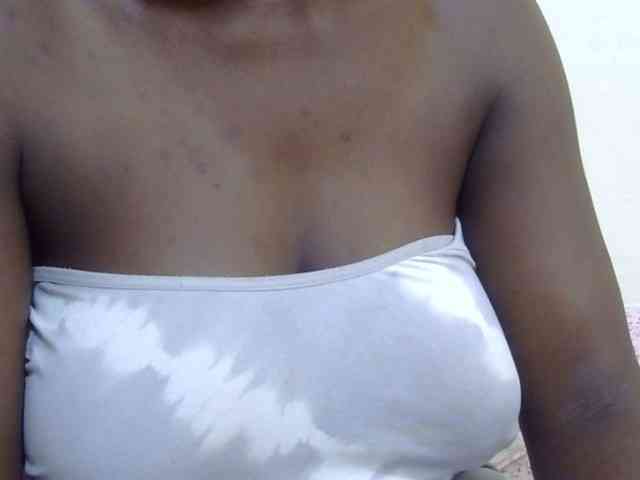 pretty-lioness webcam