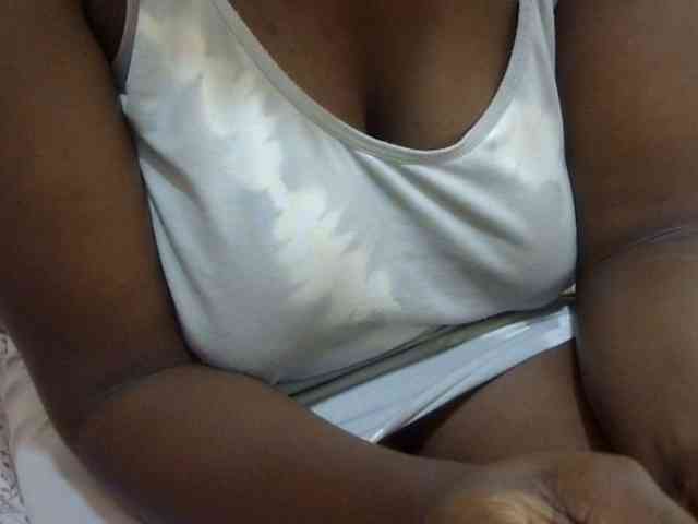 pretty-lioness webcam