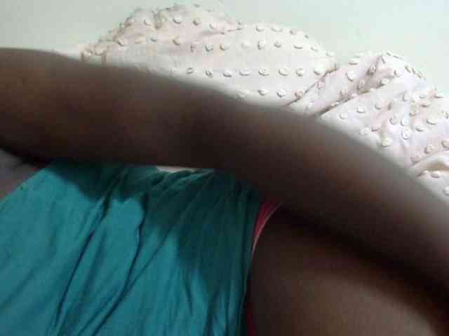 pretty-lioness webcam