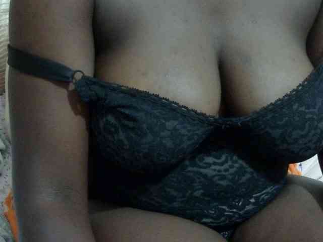 pretty-lioness webcam