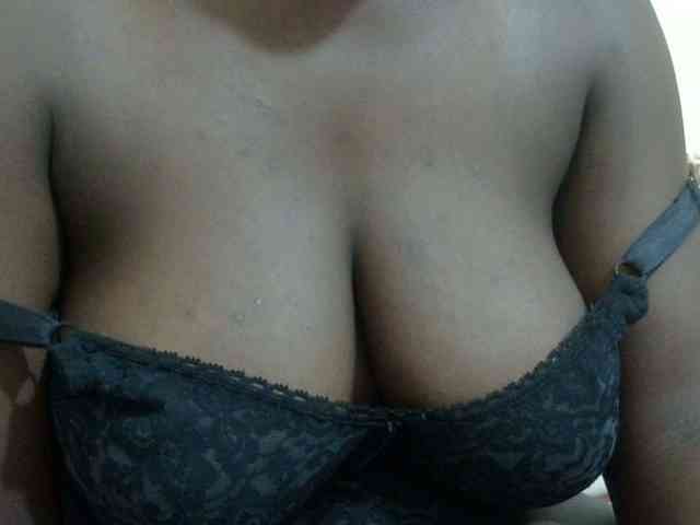 pretty-lioness webcam