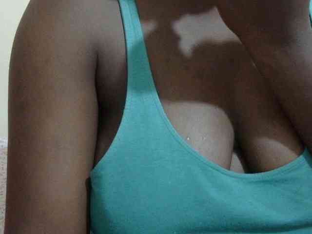 pretty-lioness webcam