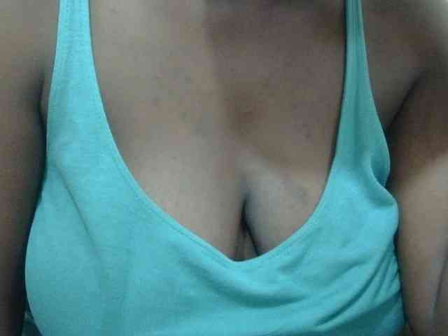 pretty-lioness webcam