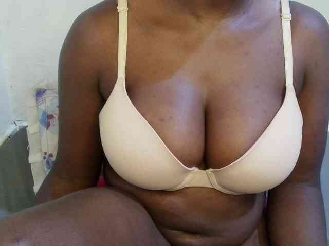 pretty-lioness webcam