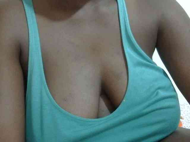 pretty-lioness webcam