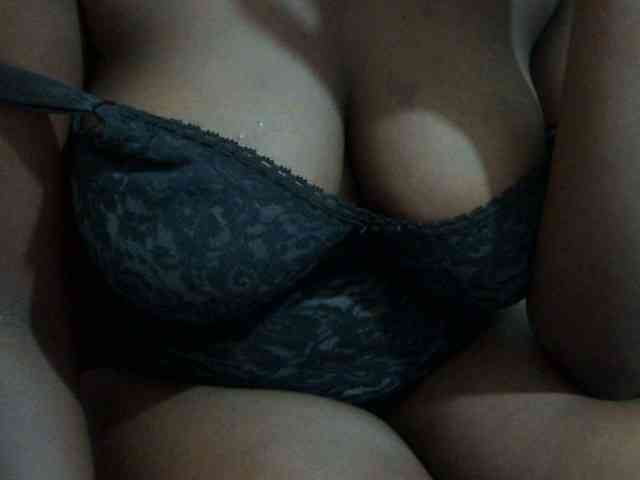 pretty-lioness webcam