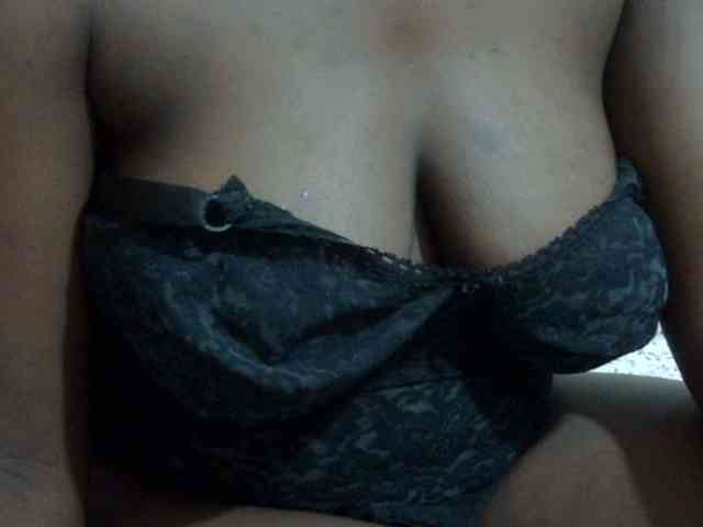 pretty-lioness webcam