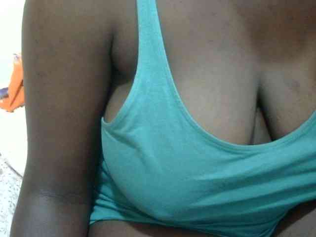 pretty-lioness webcam