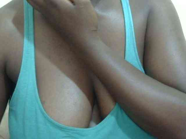 pretty-lioness webcam