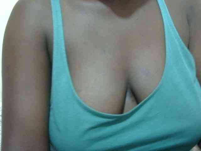 pretty-lioness webcam