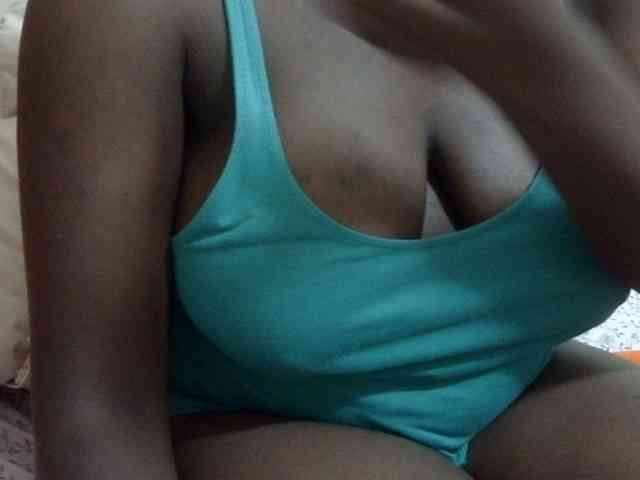 pretty-lioness webcam