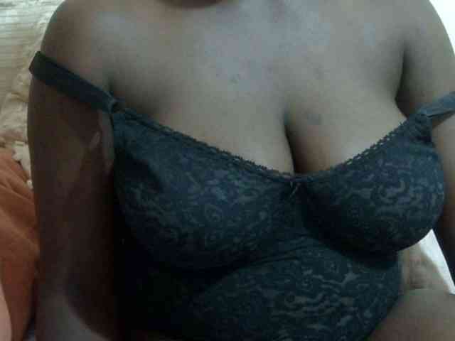 pretty-lioness webcam