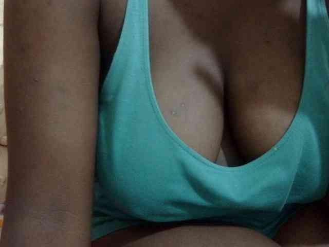 pretty-lioness webcam