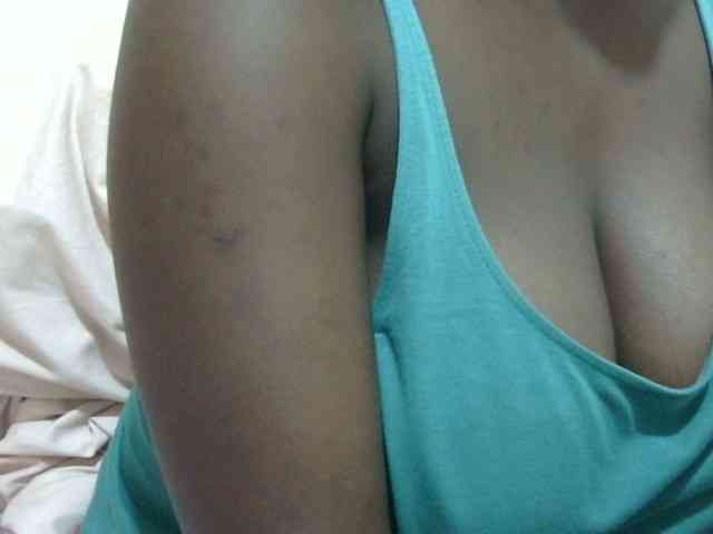 pretty-lioness webcam