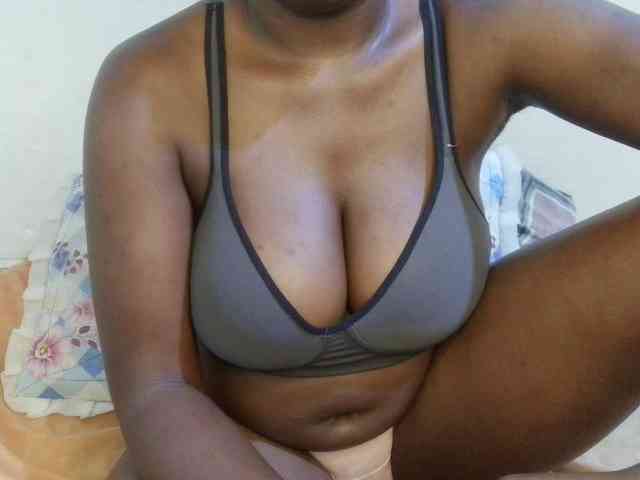 pretty-lioness webcam