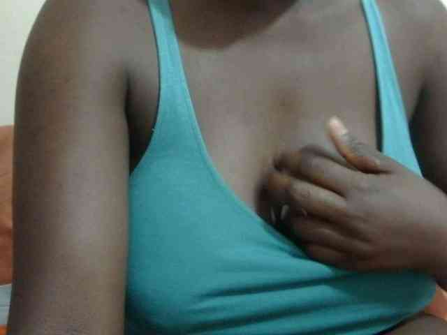 pretty-lioness webcam