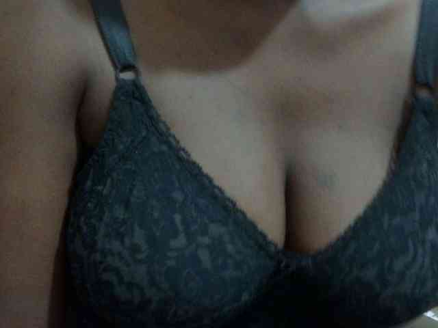 pretty-lioness webcam