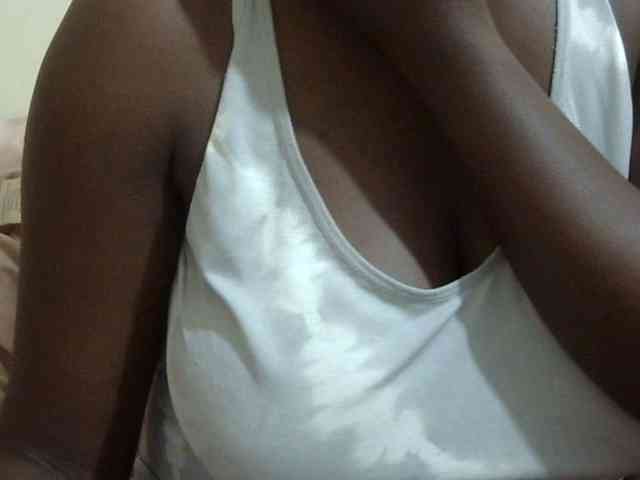 pretty-lioness webcam