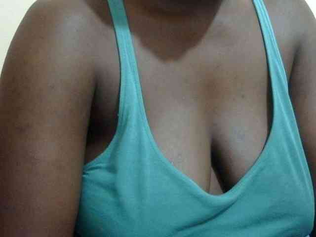 pretty-lioness webcam