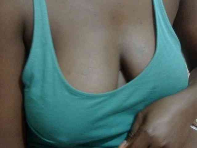 pretty-lioness webcam