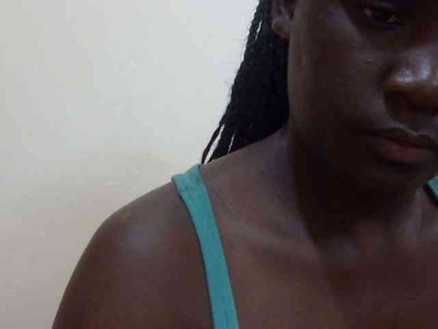 pretty-lioness webcam