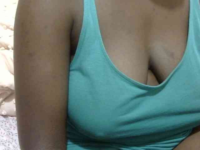 pretty-lioness webcam