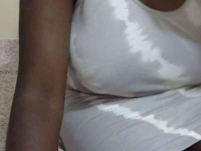 pretty-lioness webcam