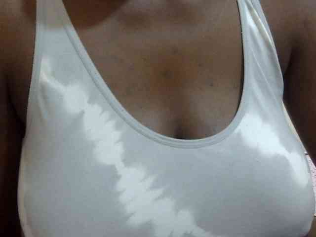 pretty-lioness webcam