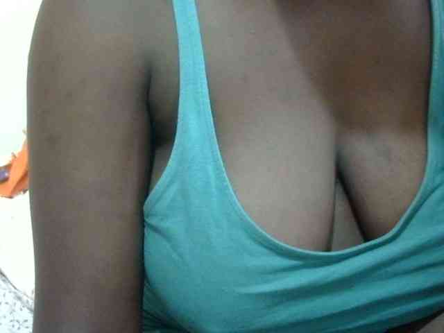 pretty-lioness webcam