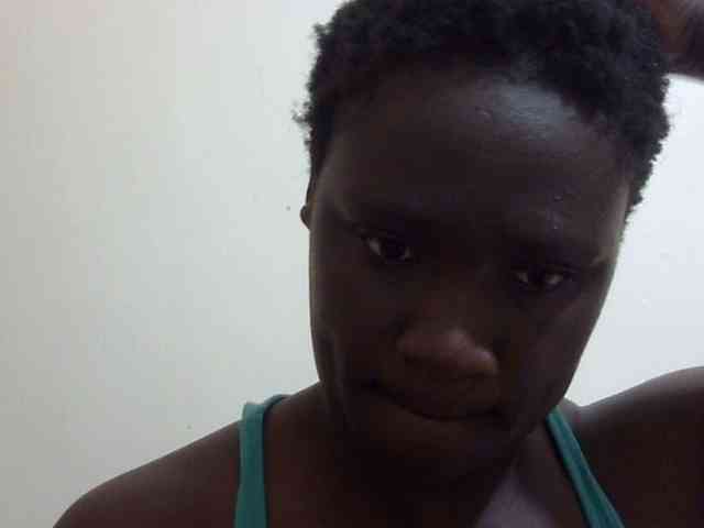 pretty-lioness webcam