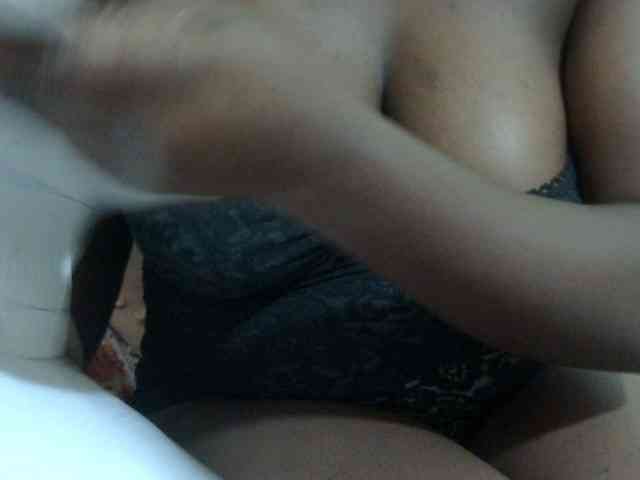 pretty-lioness webcam