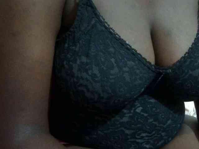 pretty-lioness webcam