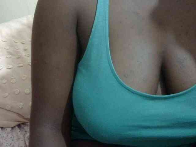 pretty-lioness webcam