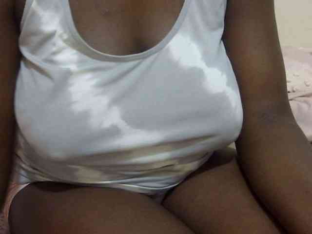 pretty-lioness webcam