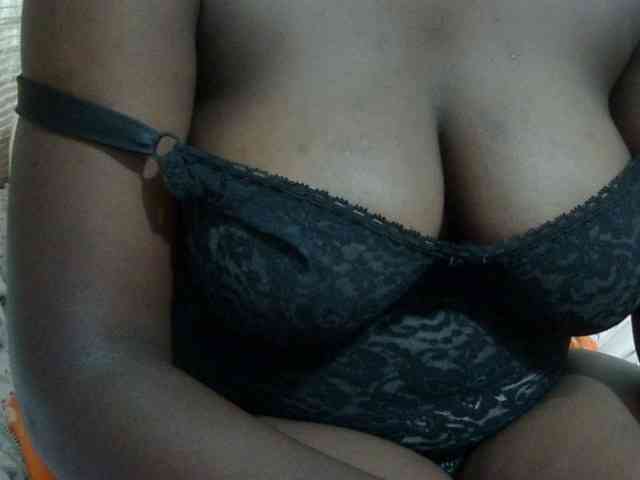 pretty-lioness webcam