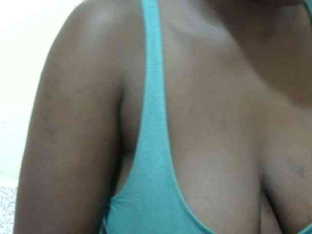 pretty-lioness webcam