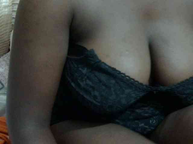 pretty-lioness webcam