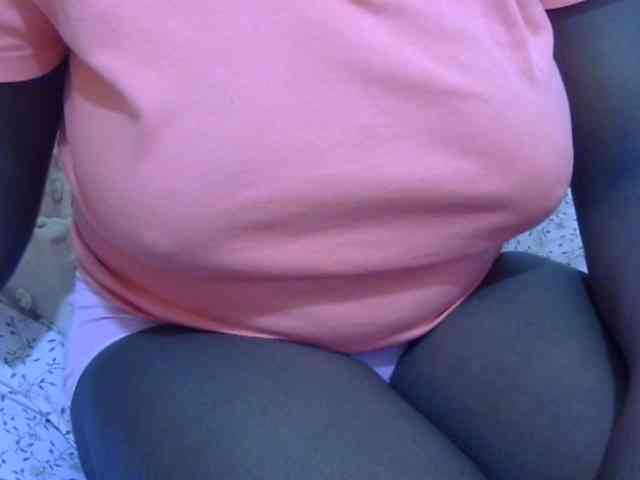 pretty-lioness webcam