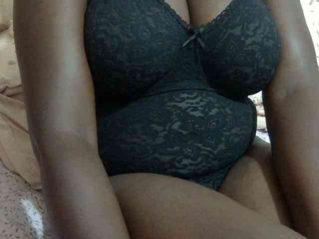 pretty-lioness webcam