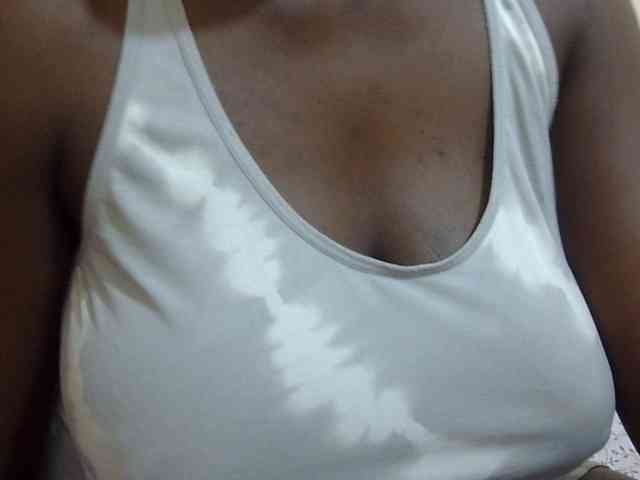 pretty-lioness webcam