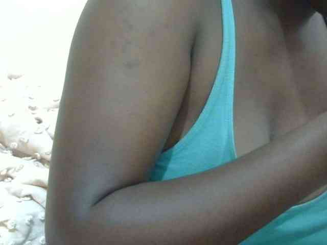 pretty-lioness webcam