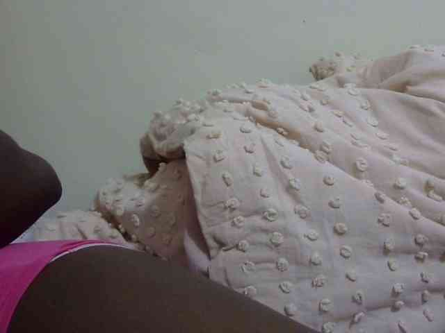 pretty-lioness webcam