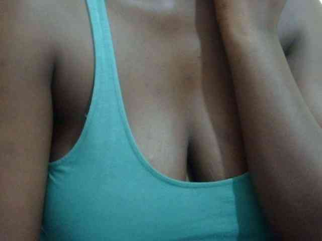 pretty-lioness webcam