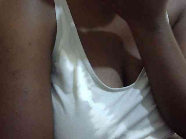 pretty-lioness webcam