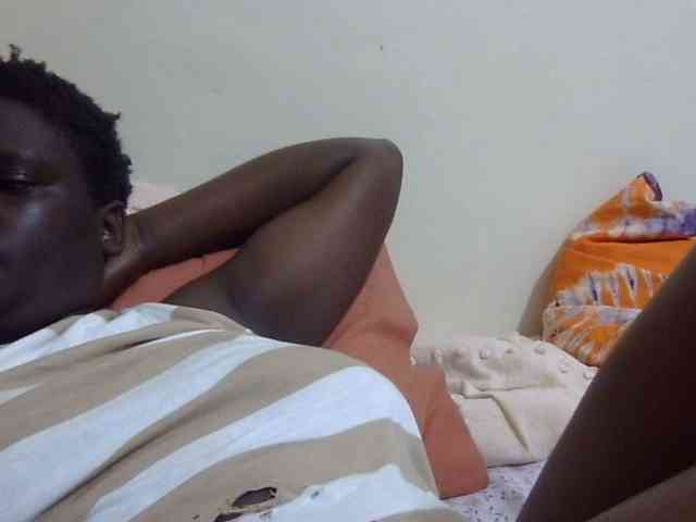 pretty-lioness webcam